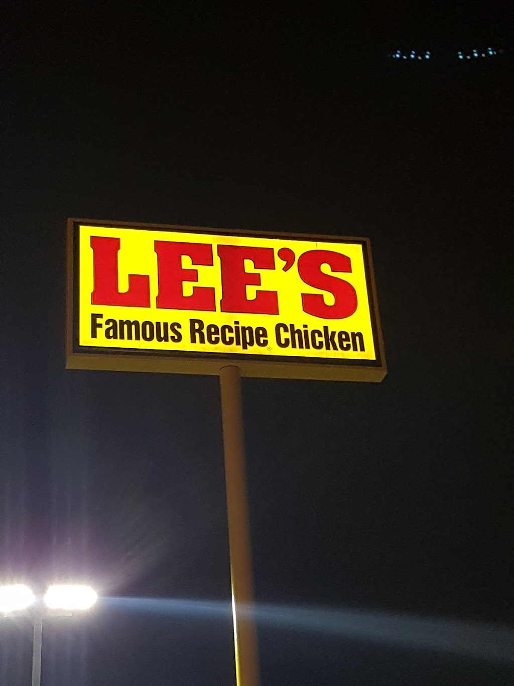 Lees Famous Recipe Chicken | 1012 S 5th St, St Charles, MO 63301, USA | Phone: (636) 949-9966