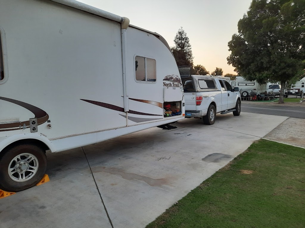 A Country RV Park | 622 S Fairfax Rd, Bakersfield, CA 93307, USA | Phone: (661) 363-6412