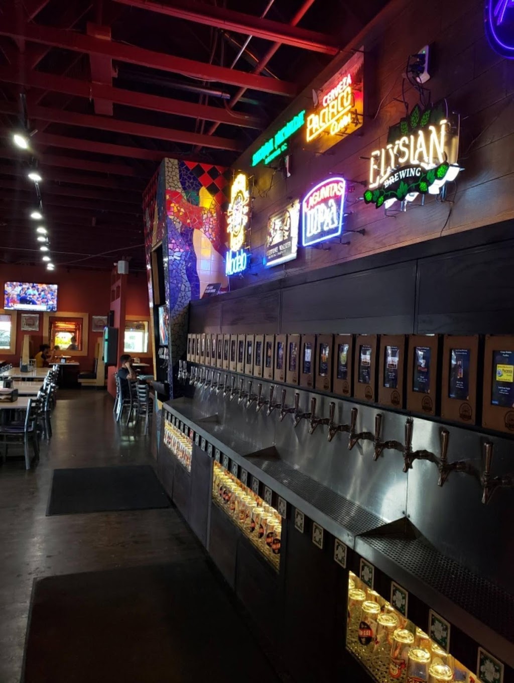 Me-n-Eds On Tap | 3165 S Highland Ave, Selma, CA 93662, USA | Phone: (559) 896-4677