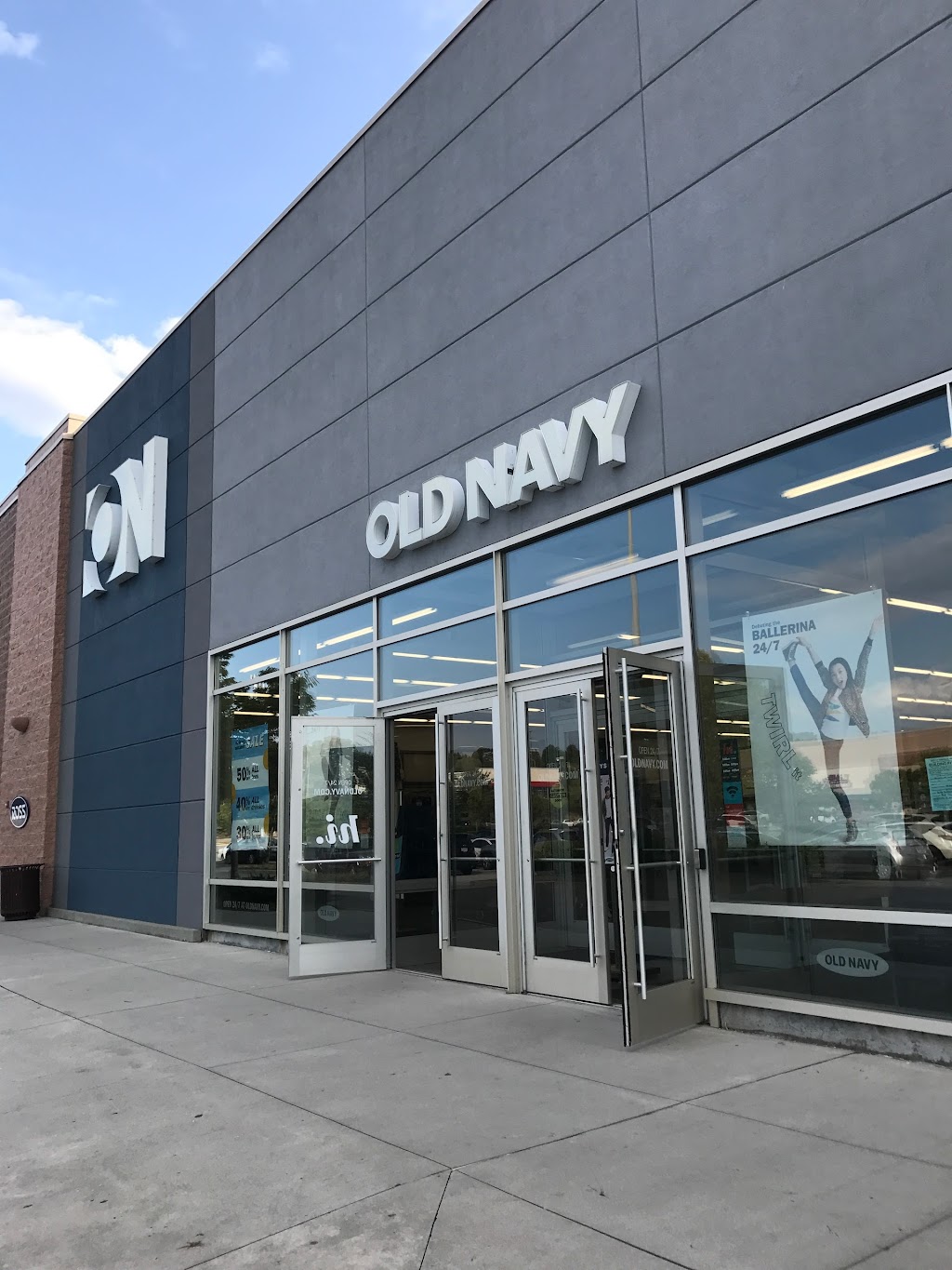 Old Navy | 145 Holt Garrison Pkwy C, Danville, VA 24540, USA | Phone: (434) 792-5002