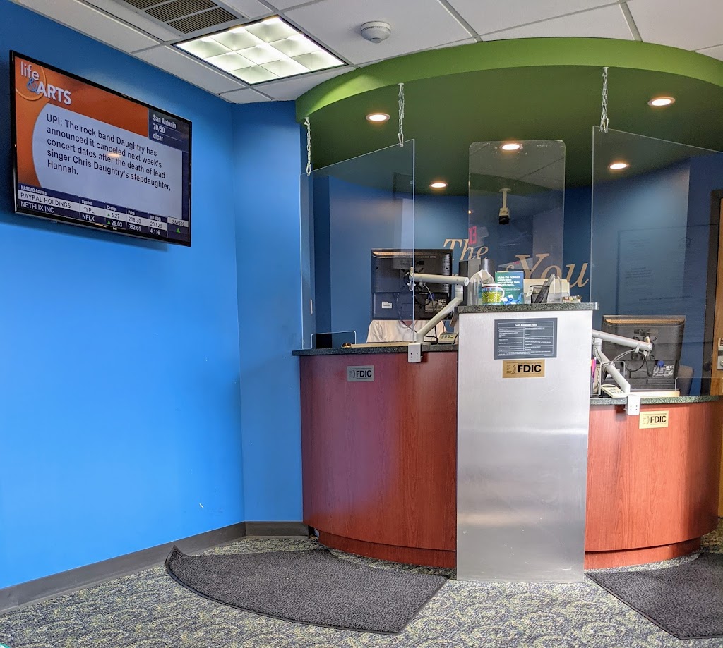 North Shore Bank | 5817 W Forest Home Ave, Milwaukee, WI 53220, USA | Phone: (414) 541-9511