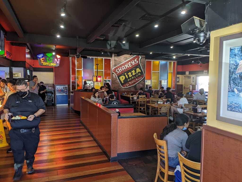 Shakeys Pizza Parlor | 935 W Arbor Vitae St, Inglewood, CA 90301, USA | Phone: (310) 649-5044