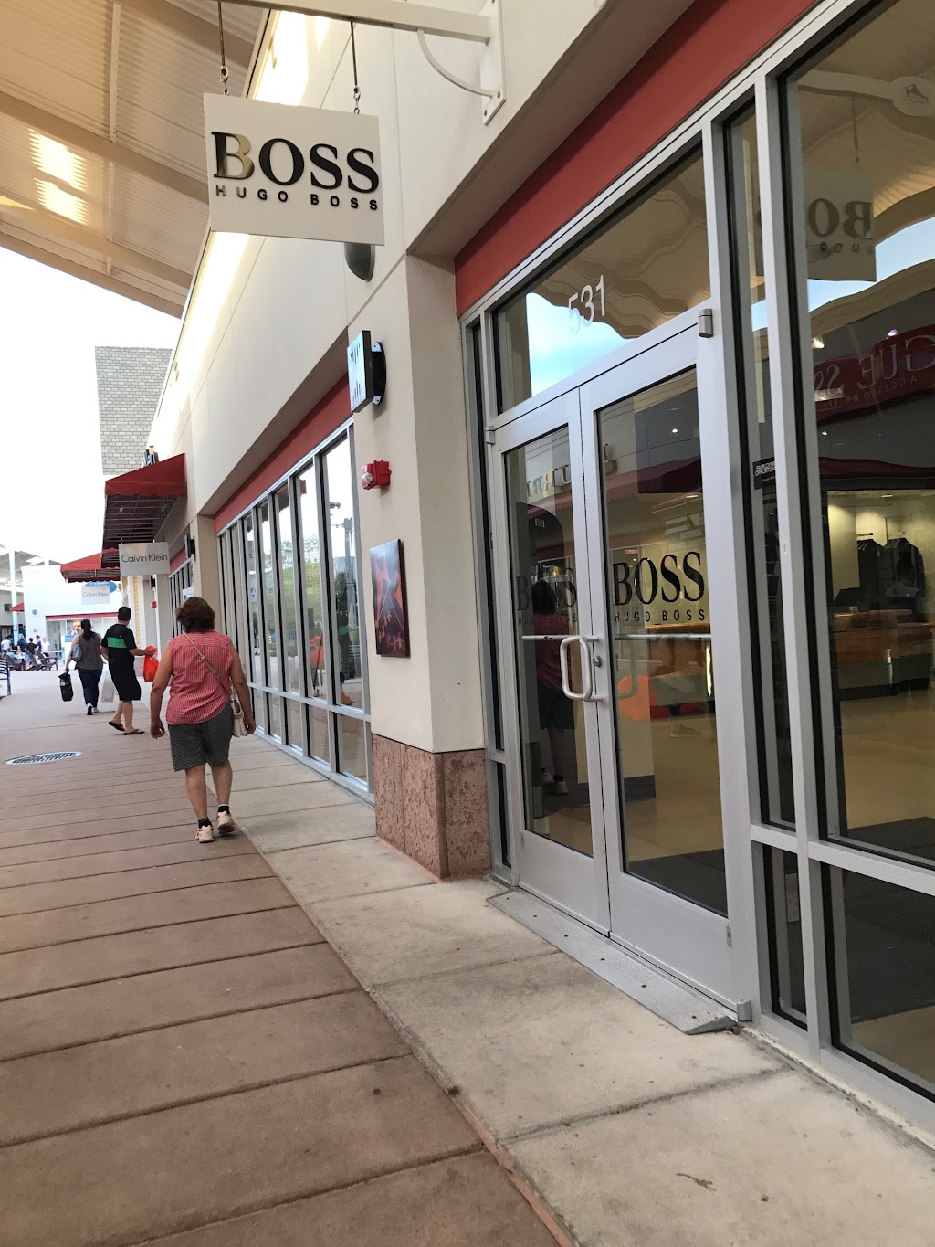 BOSS Outlet | 1, 1 Premium Outlets Blvd #531, Tinton Falls, NJ 07753, USA | Phone: (732) 493-8061