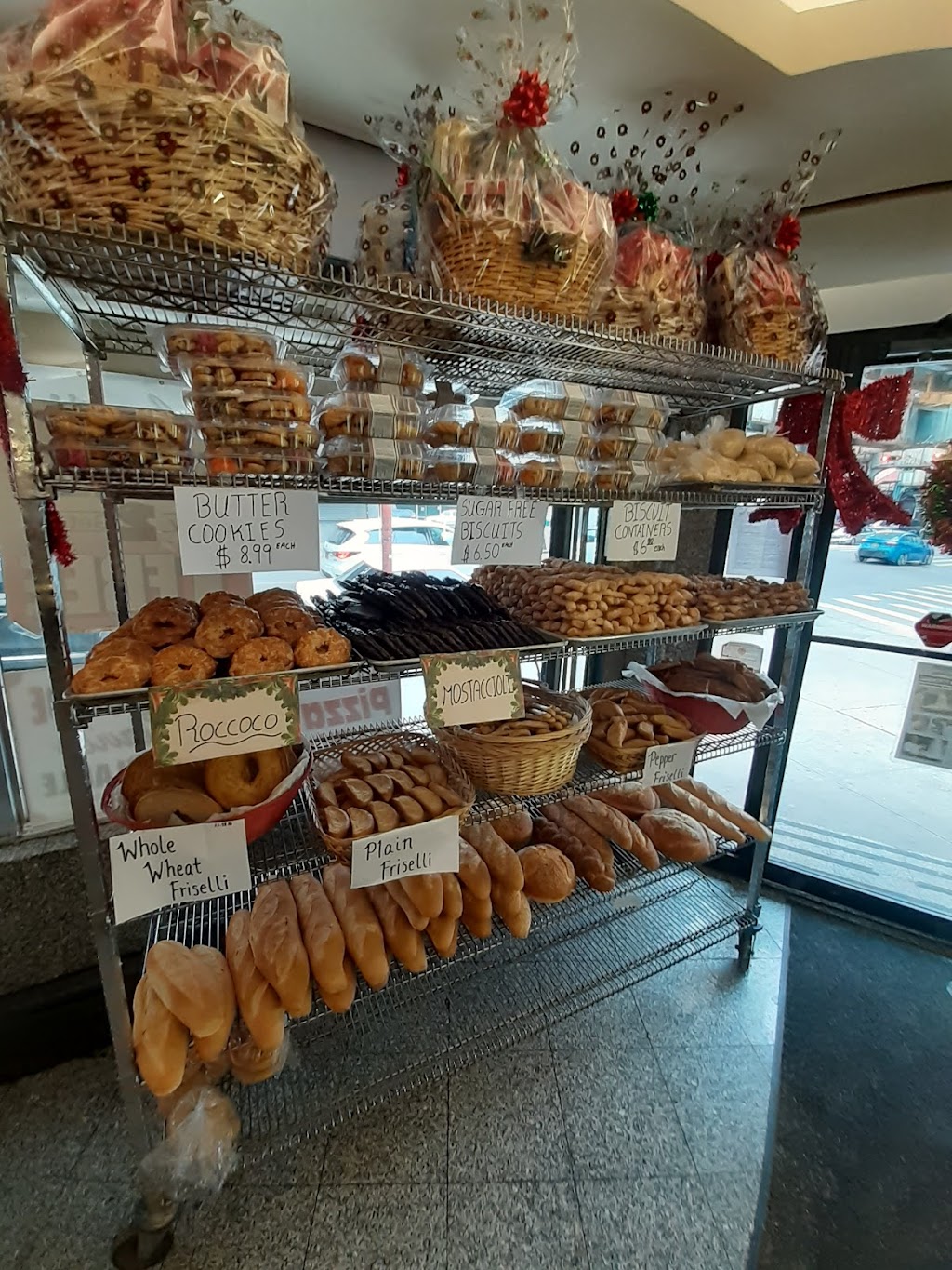 Savarese Italian Pastry Shoppe | 5922 New Utrecht Ave, Brooklyn, NY 11219, USA | Phone: (718) 438-7770