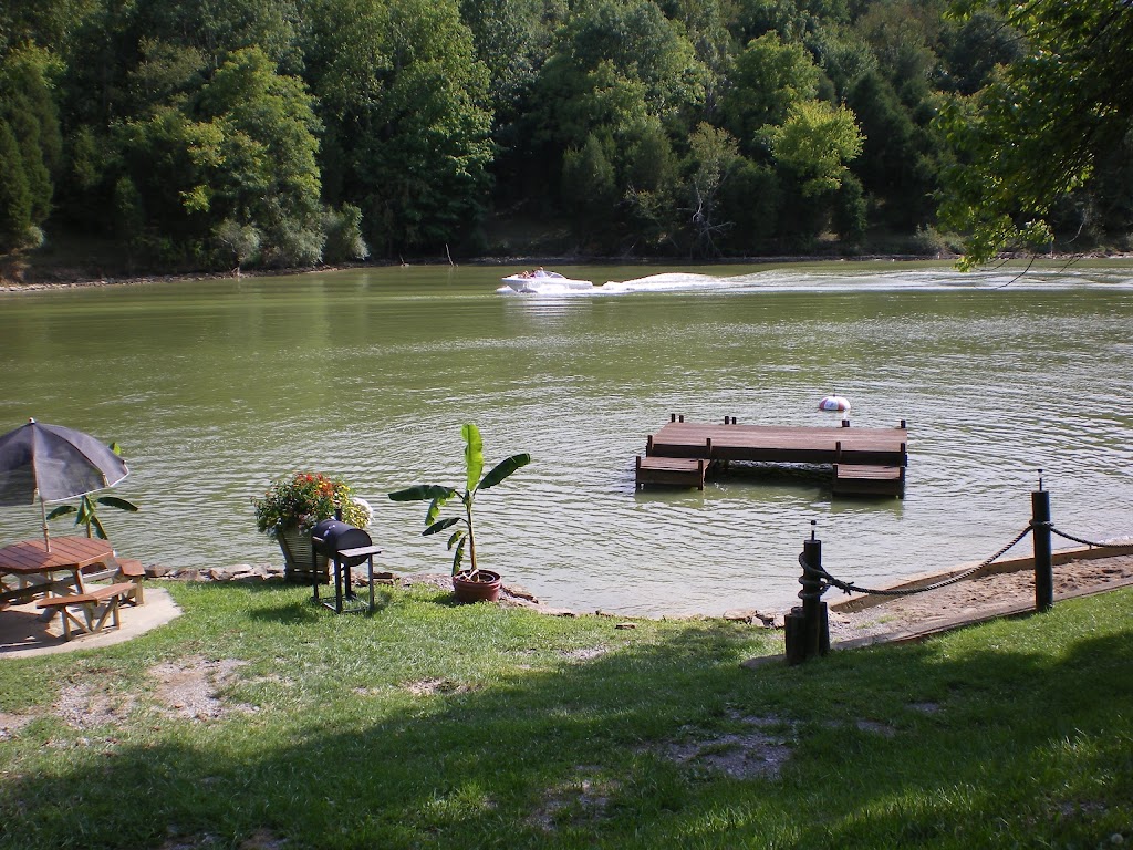 Oak Harbor Lake Front Cottages | 1500 Peaceful Hollow Rd, Dry Ridge, KY 41035, USA | Phone: (859) 824-6446