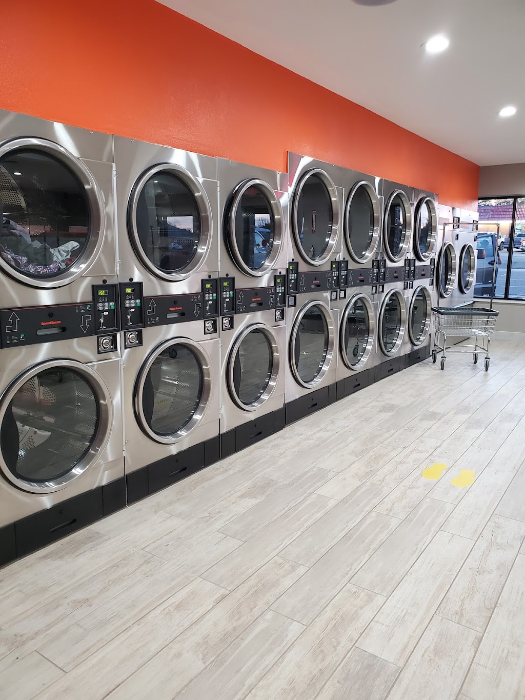 Chick’s Laundromat | 1814 US-83, Zapata, TX 78076, USA | Phone: (956) 750-3507
