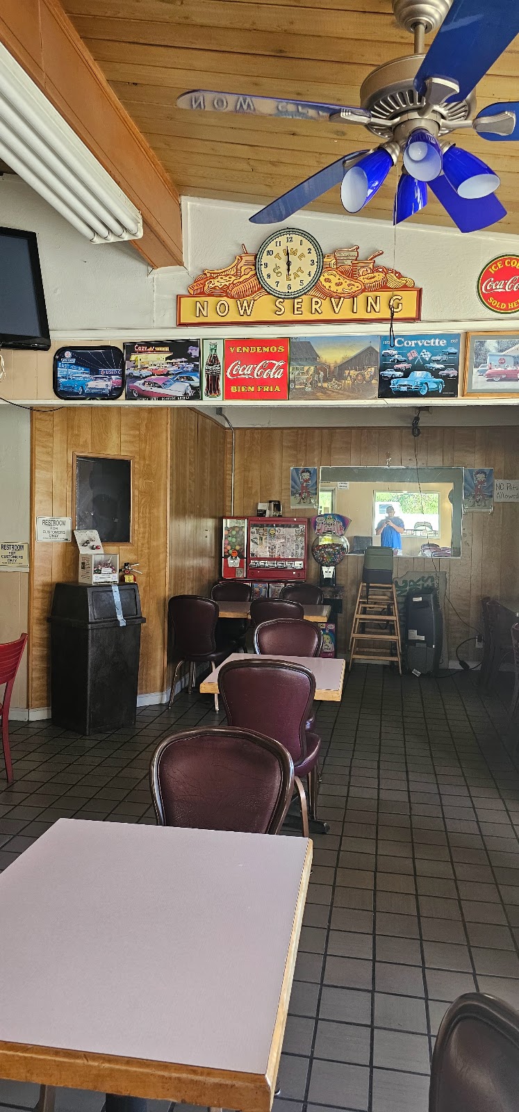 Debs Frosty | 460 Pleasant Valley Rd, Diamond Springs, CA 95619, USA | Phone: (530) 621-3327