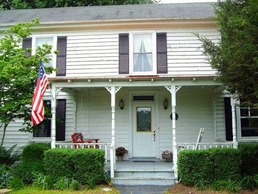 The Bed and Breakfast at Peace Hill | 18401 The Glebe Ln, Charles City, VA 23030, USA | Phone: (757) 771-1274