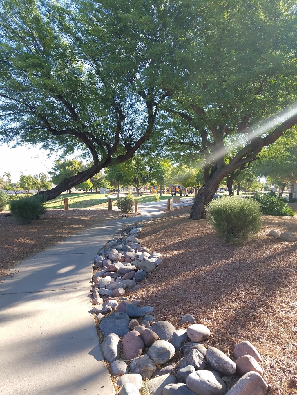 Brooks Crossing Park | 1345 W Calle Del Norte, Chandler, AZ 85224, USA | Phone: (480) 782-2727