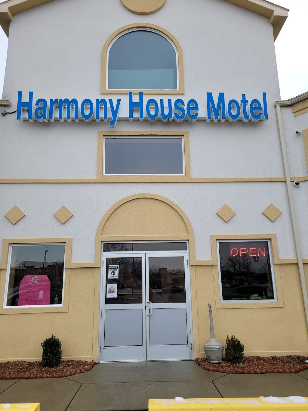 Harmony House Motel | 615 E Michigan Ave, Ypsilanti, MI 48198, USA | Phone: (734) 485-4200