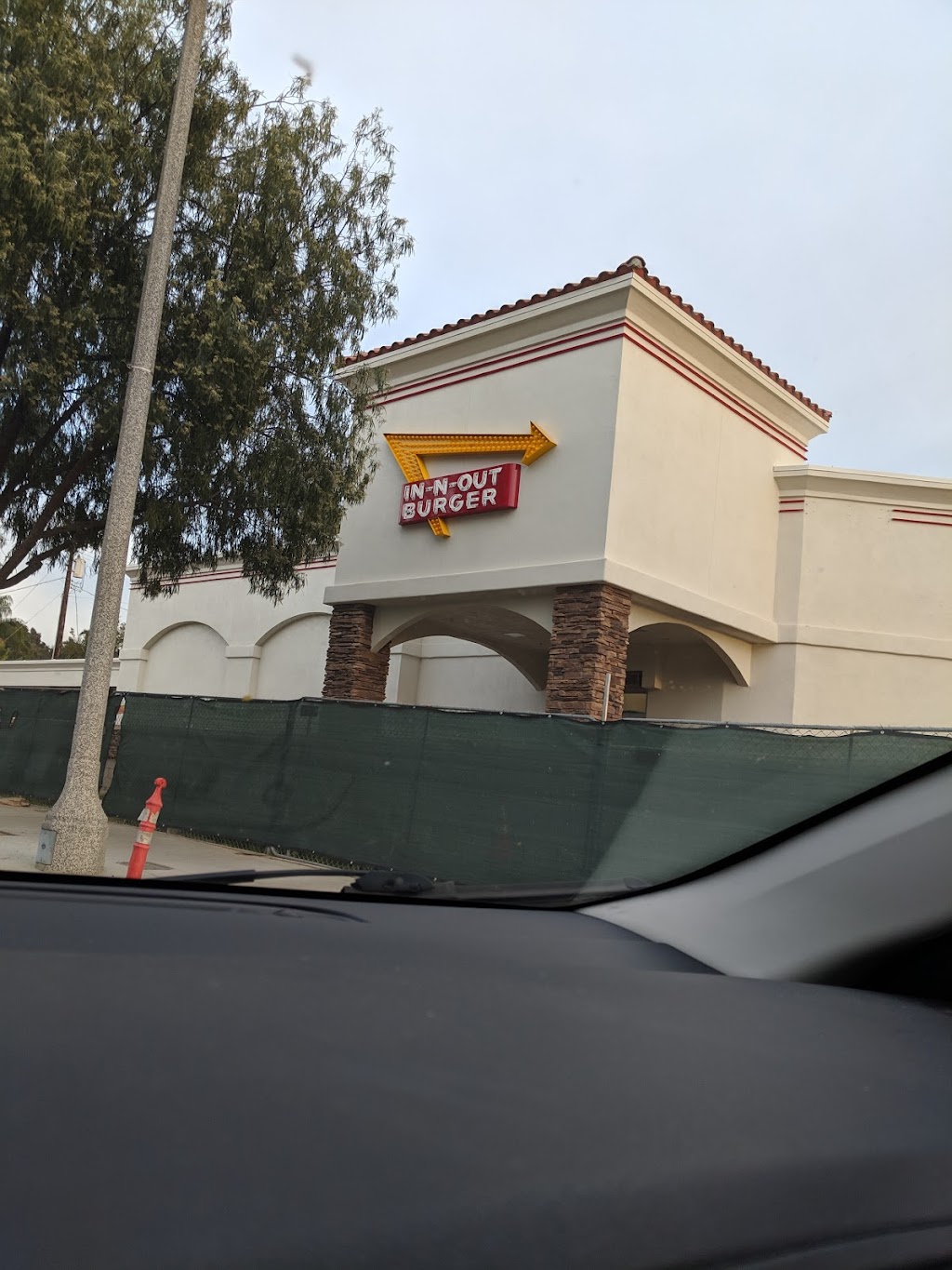 In-N-Out Burger | 988 E Alosta Ave, Azusa, CA 91702, USA | Phone: (800) 786-1000