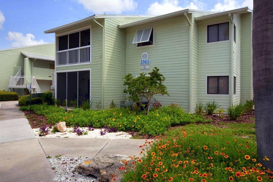 Coral Club Apartment Homes | 5970 35th St W, Bradenton, FL 34210 | Phone: (833) 220-0548