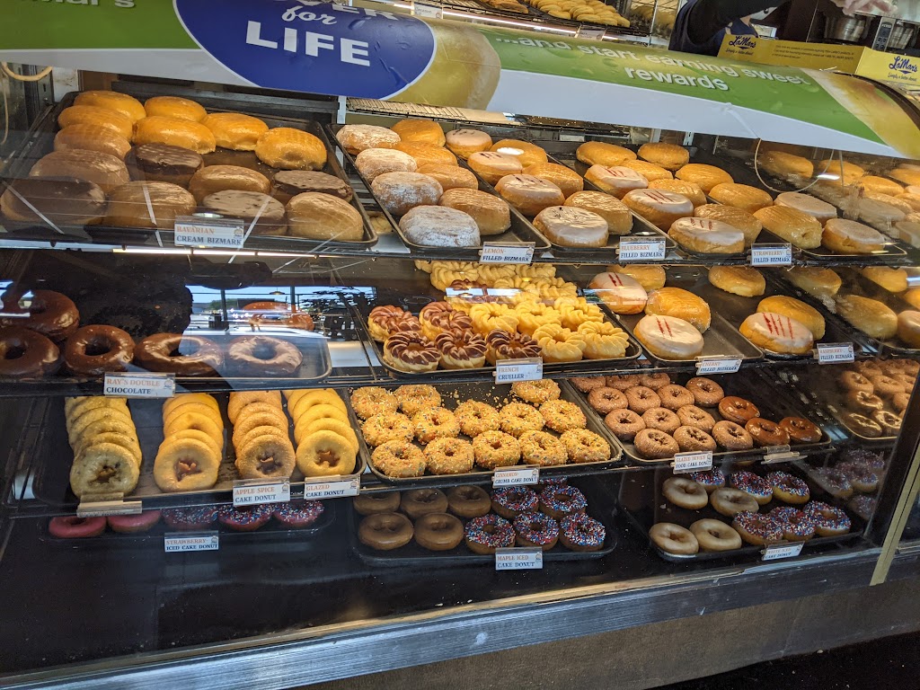 LaMars Donuts and Coffee | 17202 Audrey St, Omaha, NE 68136, USA | Phone: (402) 933-7444