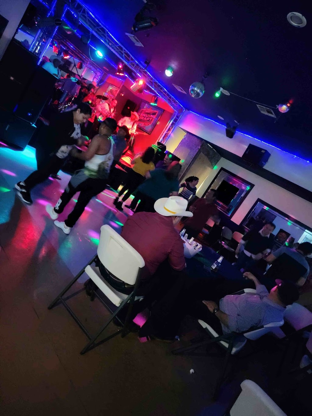 Palacio Latino Bar | Night Club in LA | 16416 S Figueroa St, Gardena, CA 90248, USA | Phone: (818) 634-0544