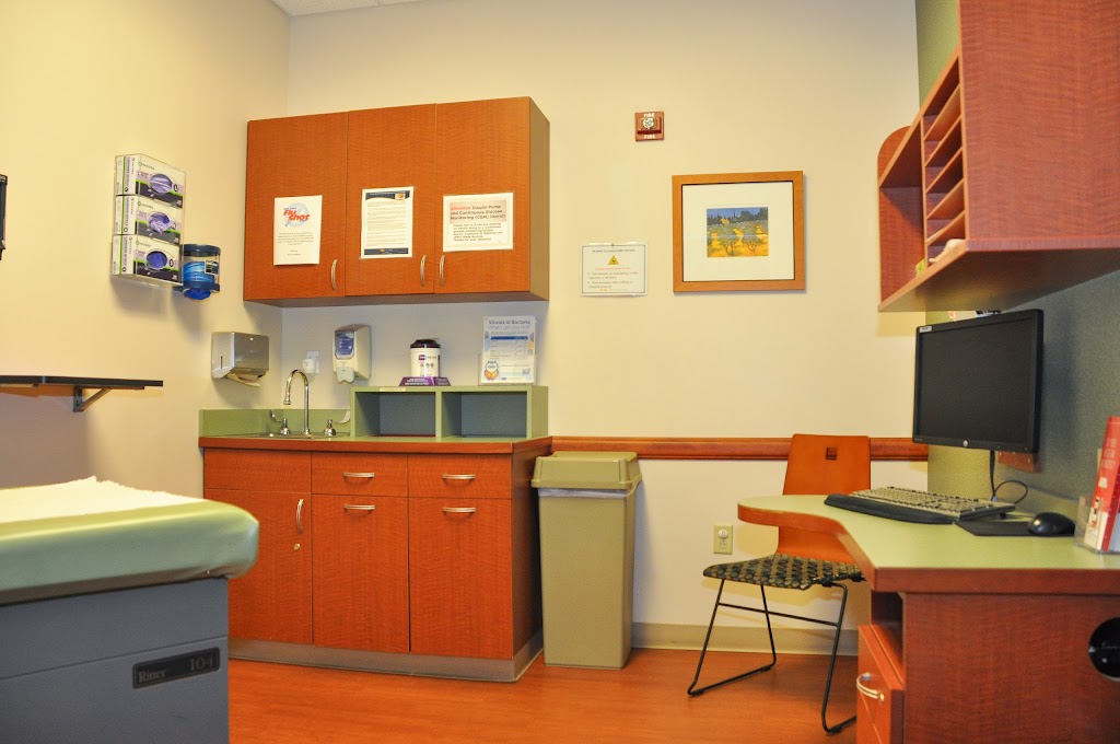 Velocity Urgent Care | 5659 S Pkwy Dr #100, Gloucester, VA 23061, USA | Phone: (804) 381-4361