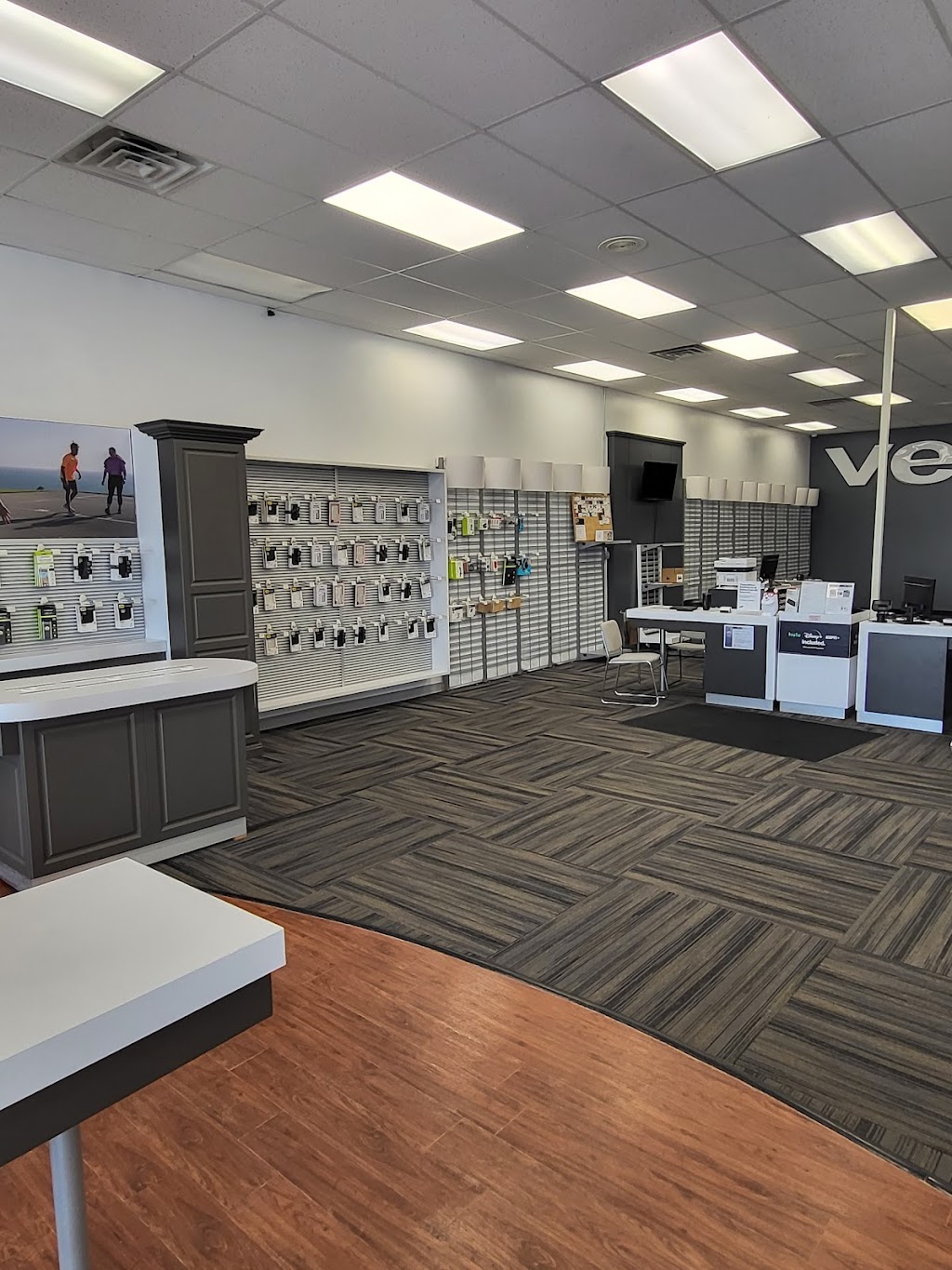 Verizon Authorized Retailer - Russell Cellular | 660 W Main St, Arcade, NY 14009, USA | Phone: (585) 492-0012