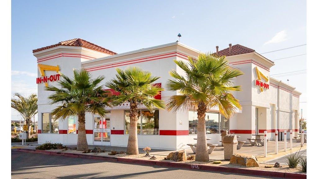 In-N-Out Burger | 12975 Beach Blvd, Stanton, CA 90680, USA | Phone: (800) 786-1000
