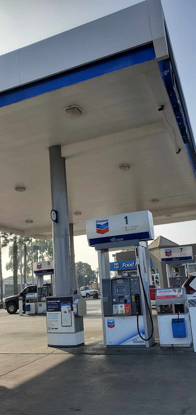 Chevron | 1907 Arlington Ave, Los Angeles, CA 90018, USA | Phone: (323) 731-8098