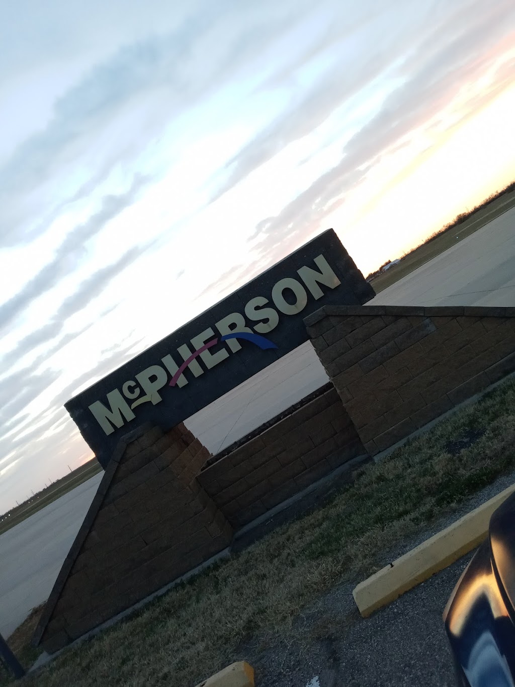 McPherson Airport-MPR | 1100 Old U.S. 81, McPherson, KS 67460, USA | Phone: (620) 241-0684