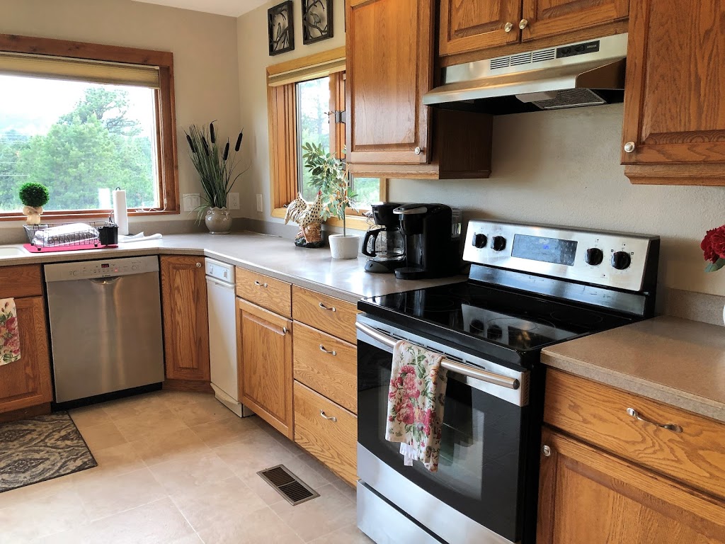 Hilltop House Furnished Rental | Around the Left hand side of the fire station, 75 S Lookout Mountain Rd, Golden, CO 80401 | Phone: (303) 223-9753