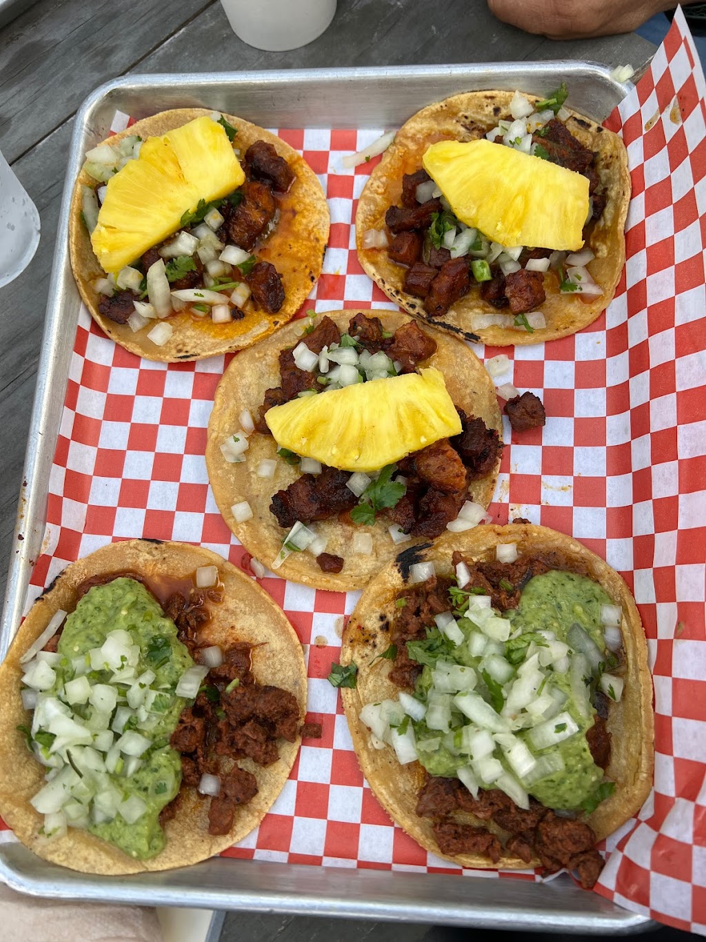 Roadside Taco | 10628 Ventura Blvd, Studio City, CA 91604, USA | Phone: (323) 284-2400