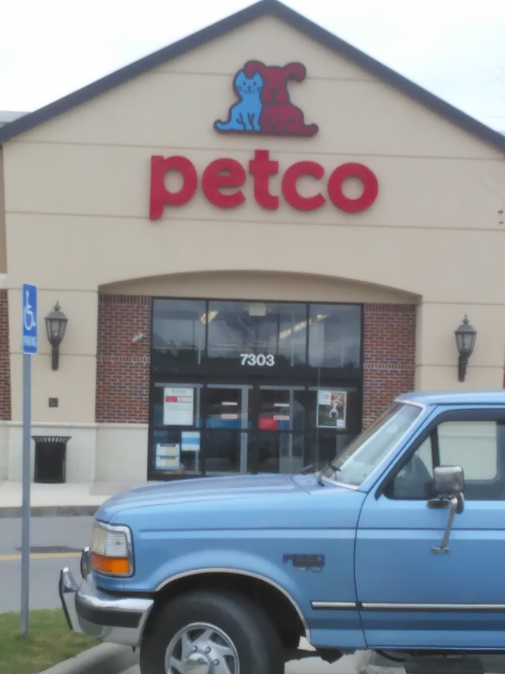 Petco | 7303 Pinnacle Pkwy, Covington, LA 70433, USA | Phone: (985) 809-2655