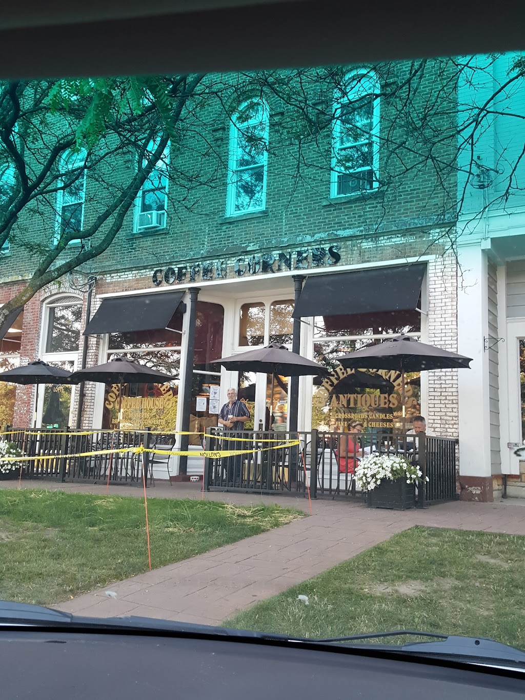 Coffee Corners Antiques & Coffee House | 14544 N Cheshire St, Burton, OH 44021, USA | Phone: (440) 834-0076
