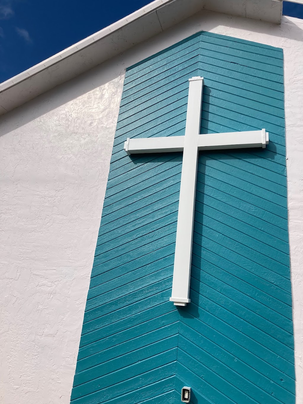 Pearl Christian Church | 161 Pearl Ave, Tavernier, FL 33070, USA | Phone: (305) 339-6095