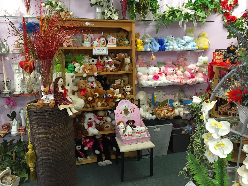 Essex Flower Basket | 40 Talbot St N, Essex, ON N8M 1A2, Canada | Phone: (800) 873-6854