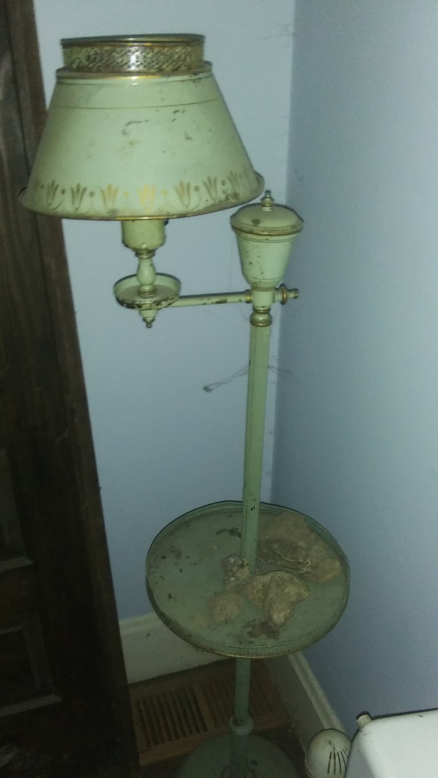 Phyllis Antiques & Lamps | 2112 Old Main St, Maysville, KY 41056, USA | Phone: (606) 759-7423