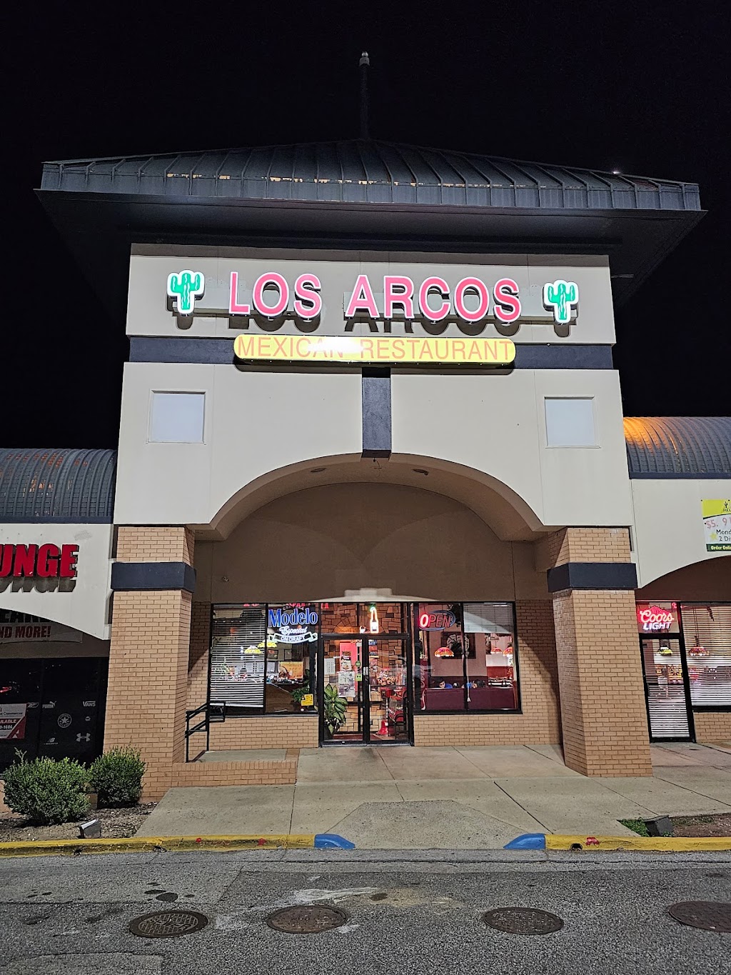 Los Arcos Birmingham | 7001 Crestwood Blvd, Birmingham, AL 35210, USA | Phone: (205) 592-0859