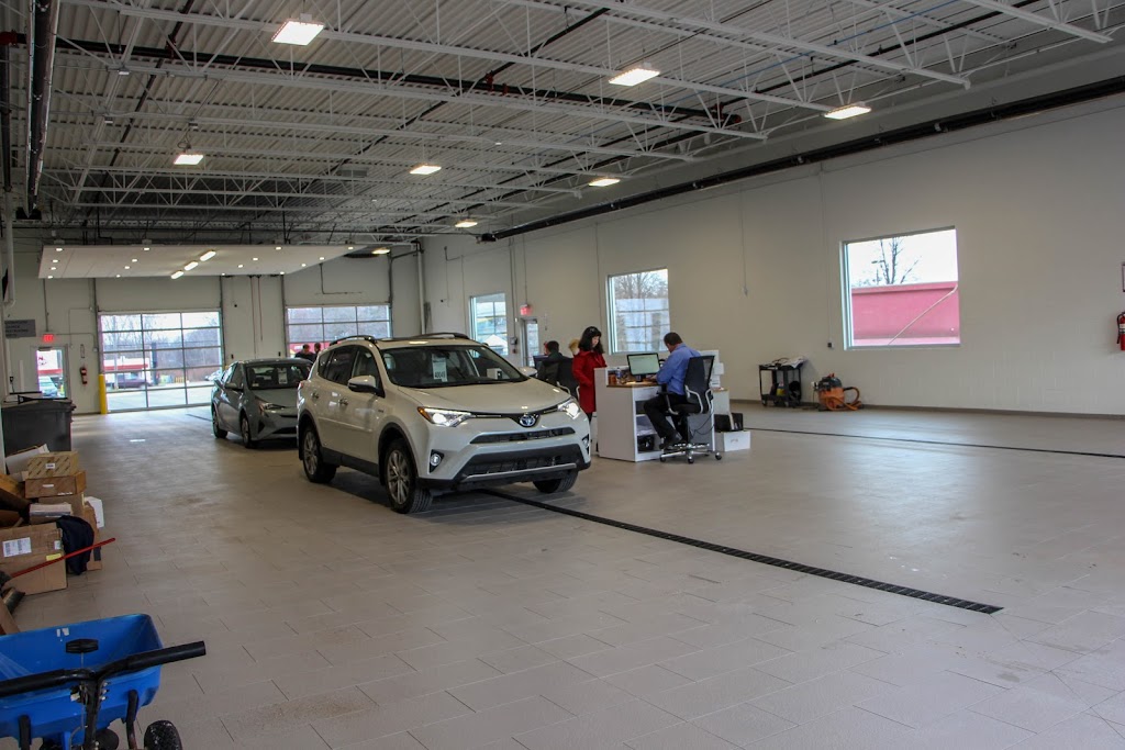 Fox Toyota of Rochester Hills | 773 S Rochester Rd Unit B, Rochester Hills, MI 48307, USA | Phone: (248) 939-4113