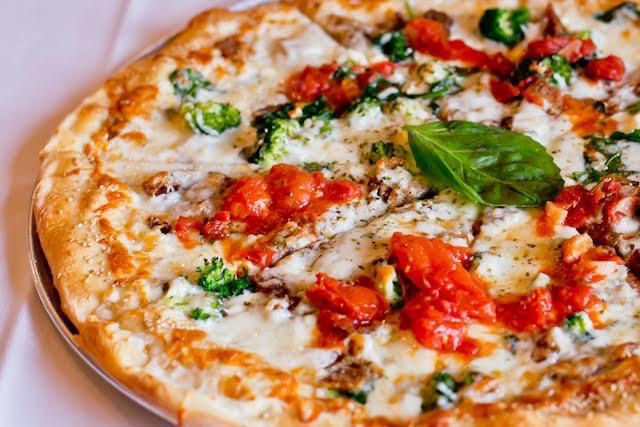 Veros Pizzeria | 519 Outlet Center Dr, Smithfield, NC 27577, USA | Phone: (919) 938-9033