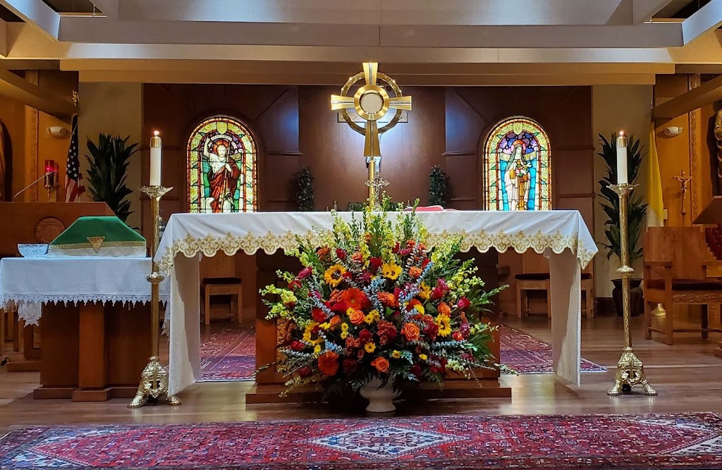 Carmelite Chapel in the Northshore Mall | 210 Andover St, Peabody, MA 01960, USA | Phone: (978) 531-8340