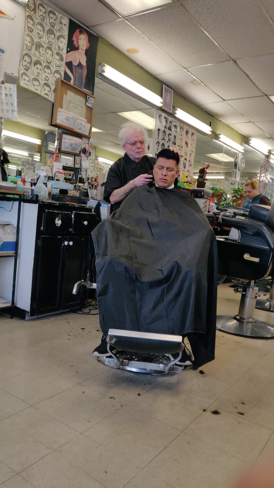 Slauson Barber Shop | 818 W Slauson Ave, Los Angeles, CA 90044, USA | Phone: (323) 759-1054