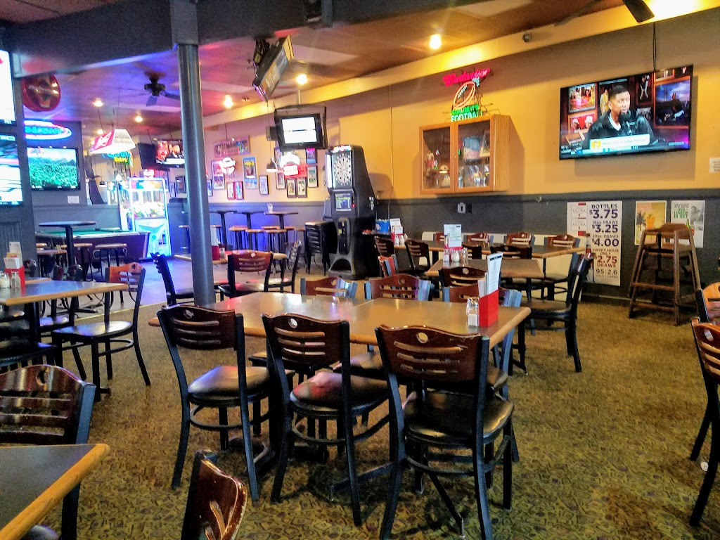 Varsity Sports Cafe & Roman Coin Pizza | 9735 Q St, Omaha, NE 68127, USA | Phone: (402) 339-1944