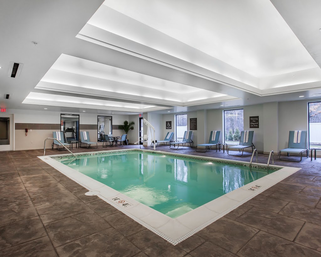 Comfort Suites Youngstown North | 201 Perni Ln, Youngstown, OH 44505, USA | Phone: (330) 403-5968