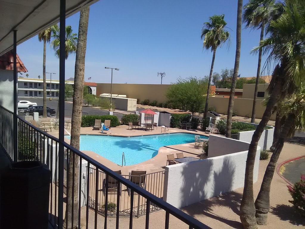 Bell Hotel & Suites | 17211 N Black Canyon Hwy, Phoenix, AZ 85023, USA | Phone: (602) 993-8300