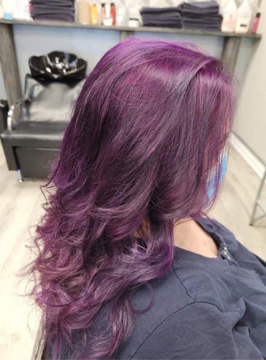 Kikis Cuts and Colour | 894 Campbell Ave, Windsor, ON N9B 2H9, Canada | Phone: (519) 562-7203