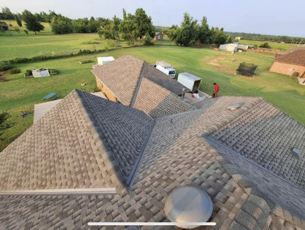 Lakeside Roofing and Construction | 47 W Armstrong Dr, Mustang, OK 73064, USA | Phone: (405) 823-8263
