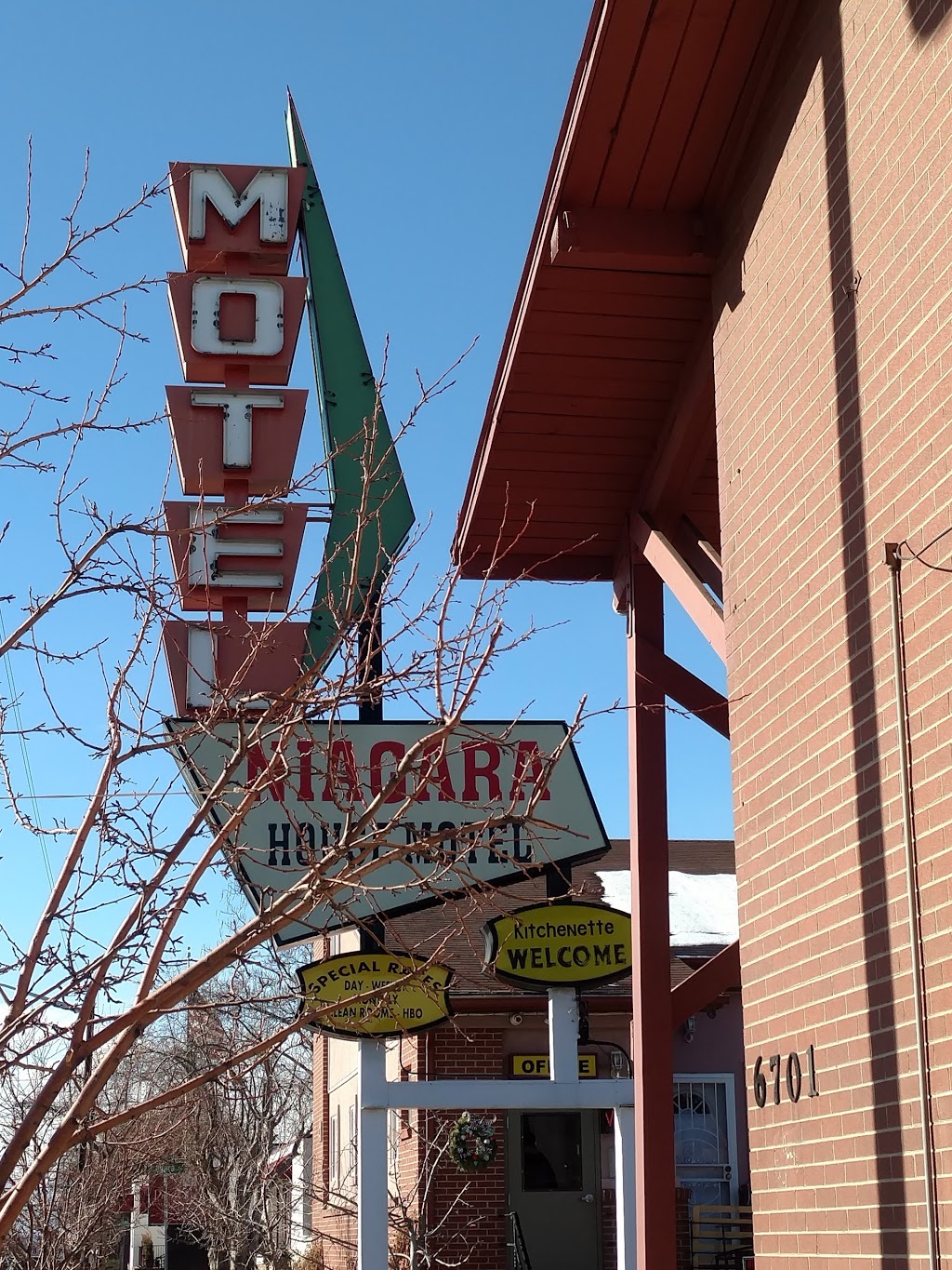 Niagara House Motel | 6701 E Colfax Ave, Denver, CO 80220, USA | Phone: (303) 388-5671