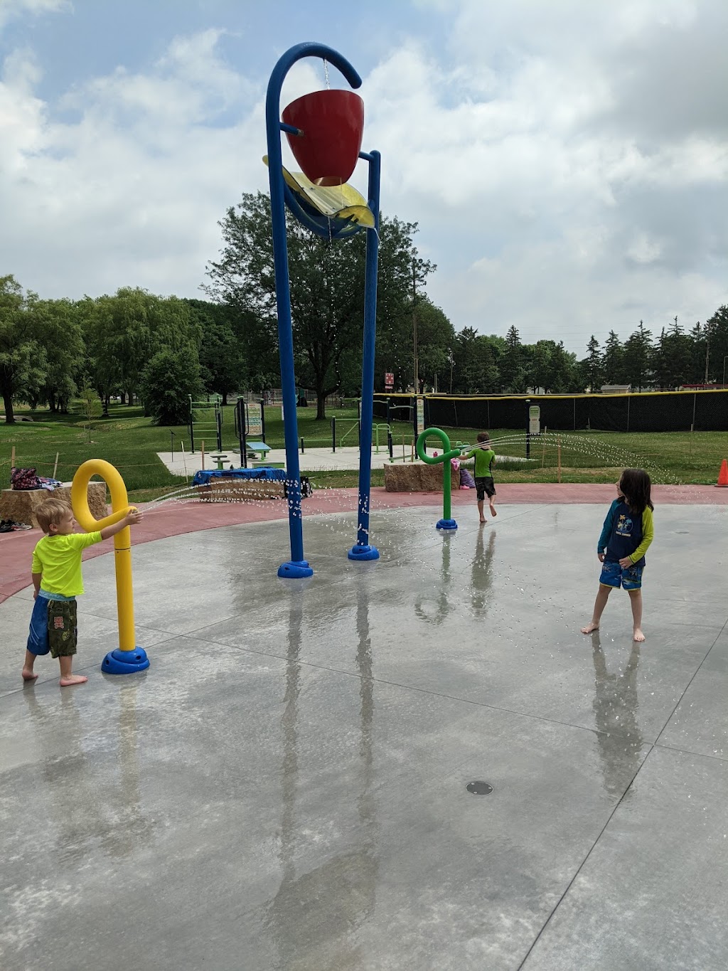 Green County Splash Pad | Twining Park, 425 14th Ave, Monroe, WI 53566, USA | Phone: (608) 214-2581