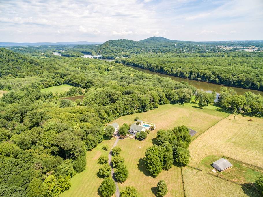 Potomac Overlook Farms | 12841 Potomac Overlook Ln, Leesburg, VA 20176, USA | Phone: (703) 309-0004