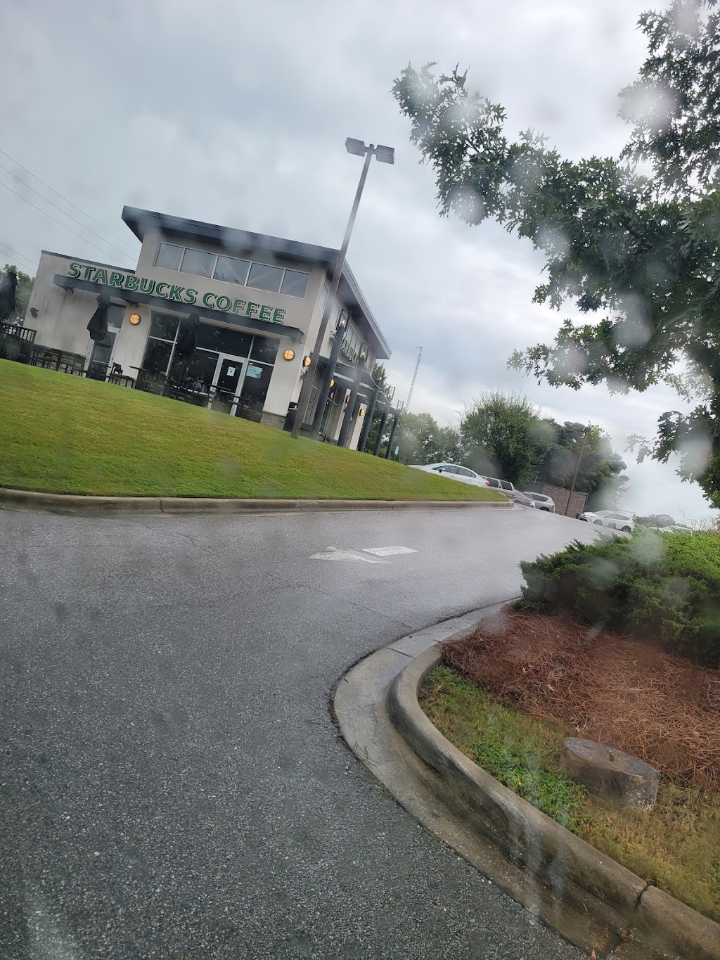 Starbucks | 2171 Kent Dairy Rd, Alabaster, AL 35007, USA | Phone: (205) 685-9705