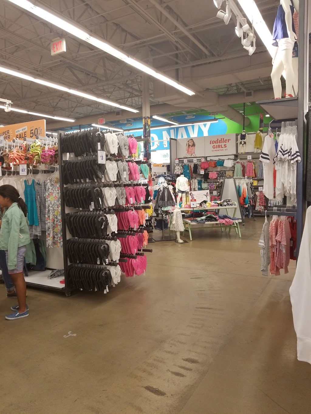 Old Navy | 1711 Belle Isle Blvd, Oklahoma City, OK 73118 | Phone: (405) 843-4411