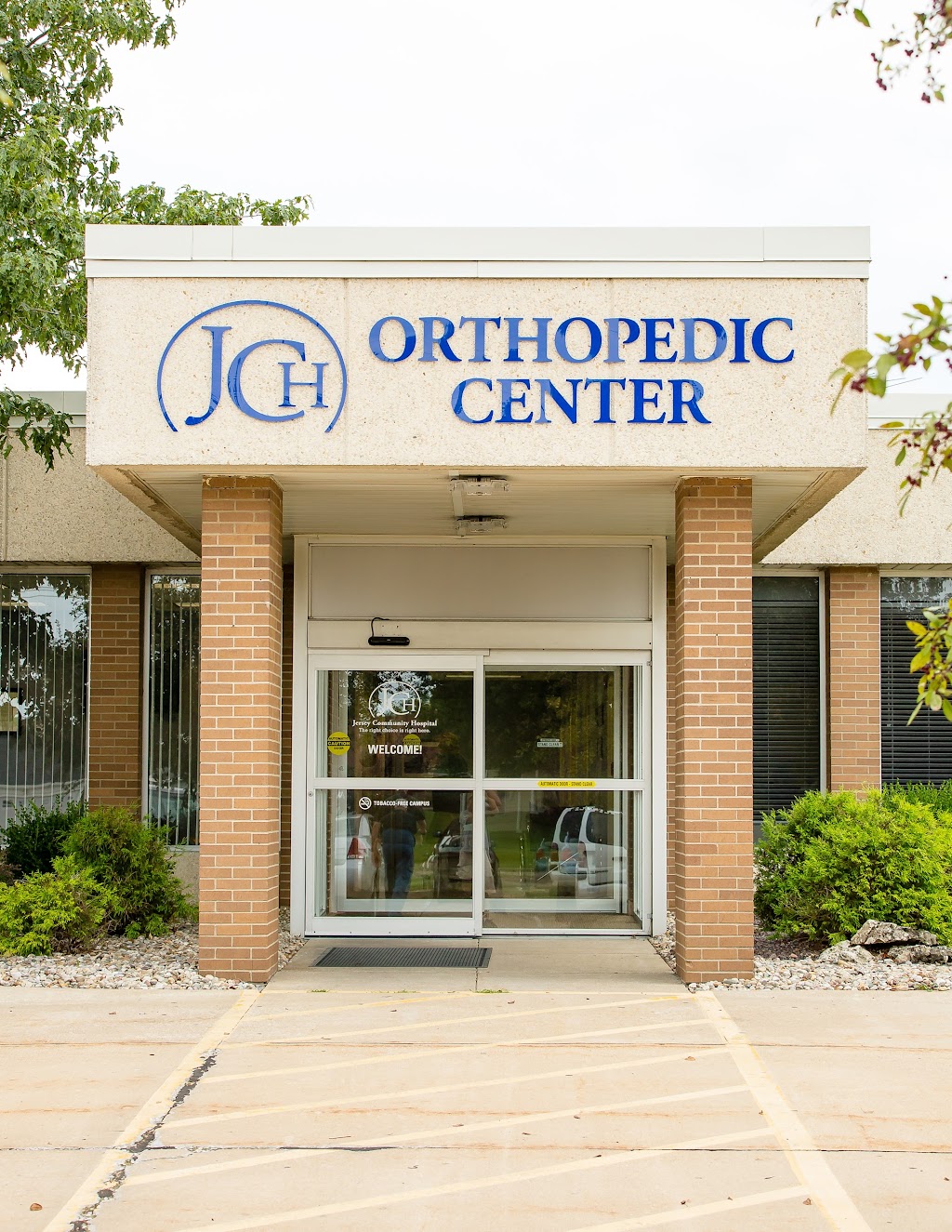 JCH Orthopedic Center | 400 Maple Summit Rd, Jerseyville, IL 62052, USA | Phone: (618) 498-8472