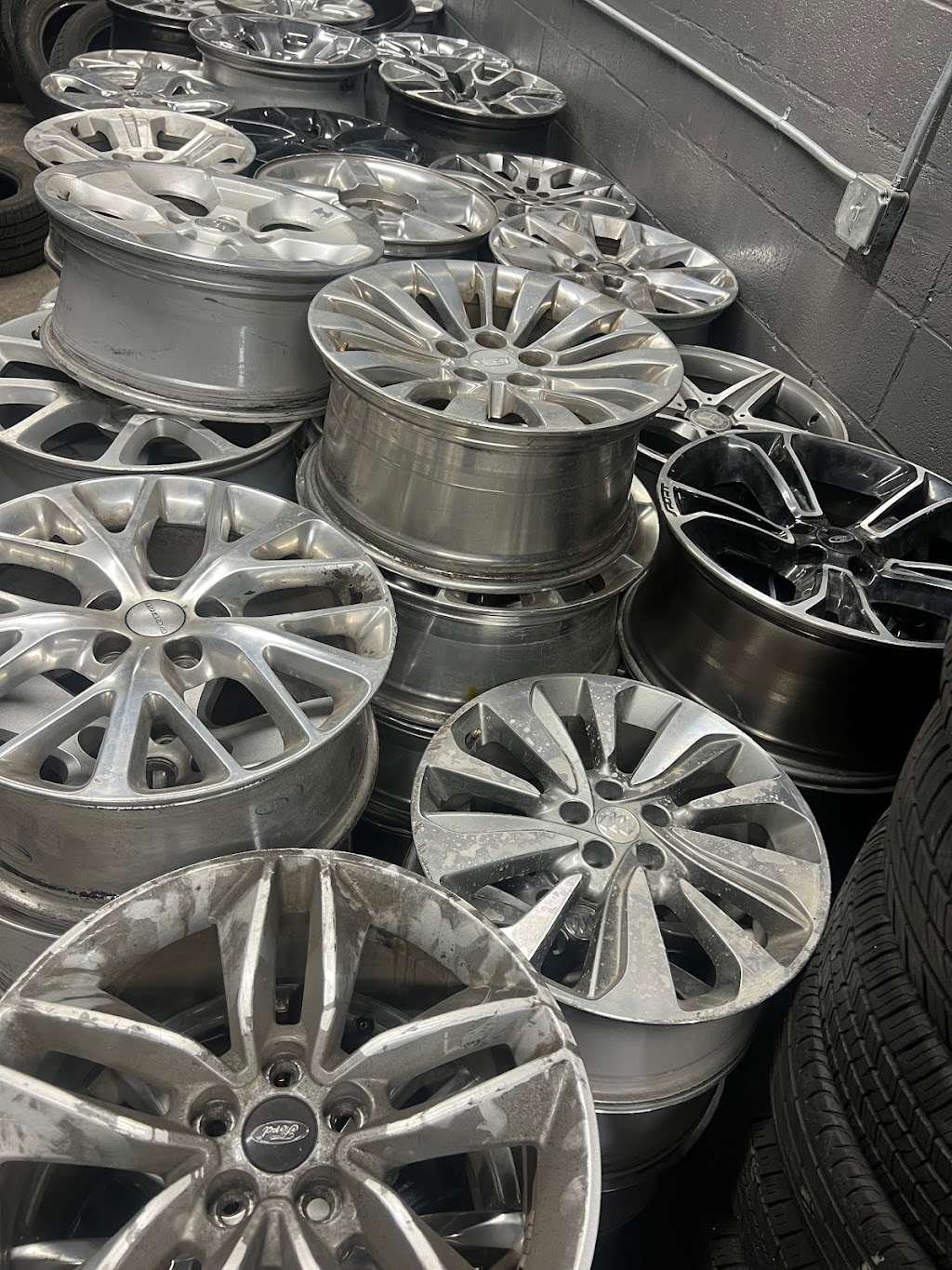 Plymouth Tires & Wheels | 18344 Plymouth Rd, Detroit, MI 48228, USA | Phone: (586) 262-7965