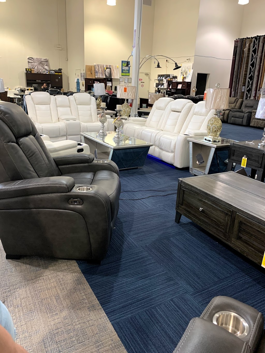 New Furniture Outlet | 1004 N Promenade Pkwy Unit# 152, Casa Grande, AZ 85194, USA | Phone: (520) 233-7676