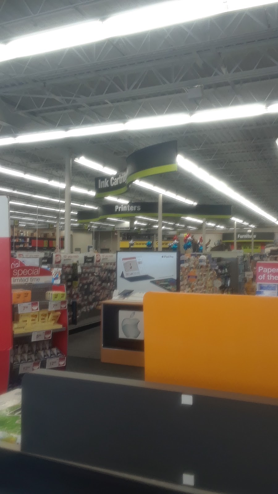 Staples | 7951 Calumet Ave, Munster, IN 46321, USA | Phone: (219) 513-0769