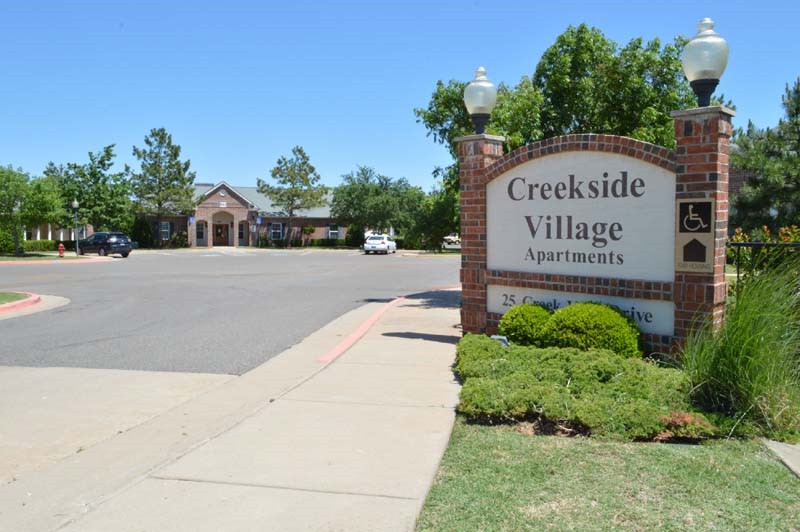 Creekside Village Apartments | 25 Creek View Dr, Edmond, OK 73003, USA | Phone: (405) 715-9007